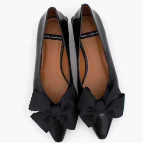 Angel Alarcon 24631BLK-Pump.