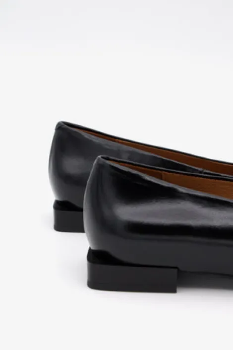 Angel Alarcon 24631BLK-Pump.