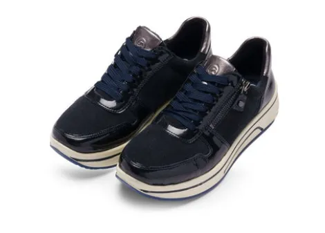 Ara 122754092- Trainer.