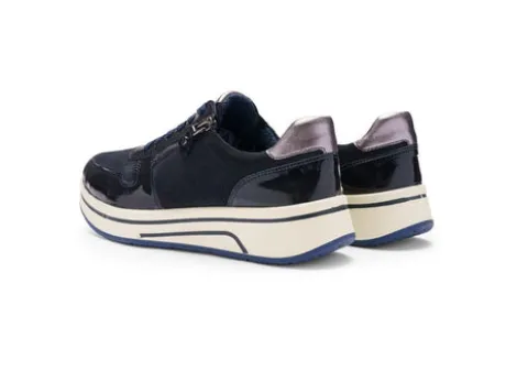 Ara 122754092- Trainer.