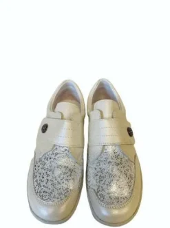 Karen Koo 2048692- Slip On.