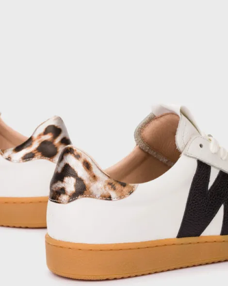 Wonders off White and Black Trainer|AP2001B